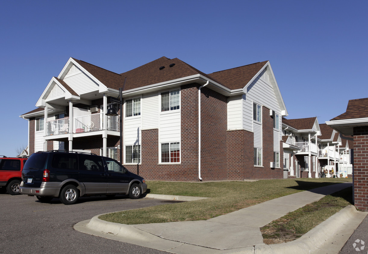 Foto del edificio - Swisshelm Village Apartments