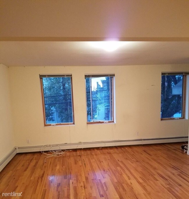 Foto del edificio - 2 br, 1 bath Apartment - 2841 42nd St