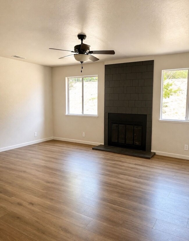 Building Photo - 3519-3521 KOA Way