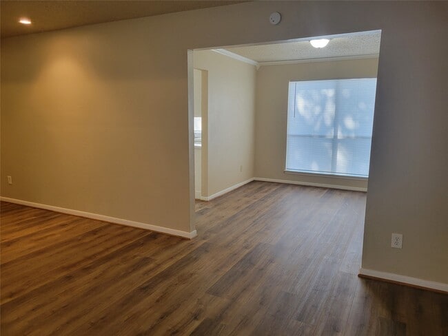 Foto del edificio - 9315 Southleigh Dr