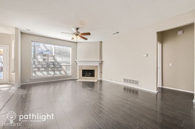 Foto del edificio - 4 br, 2.5 bath House - 2756 Thorncreek Lan...