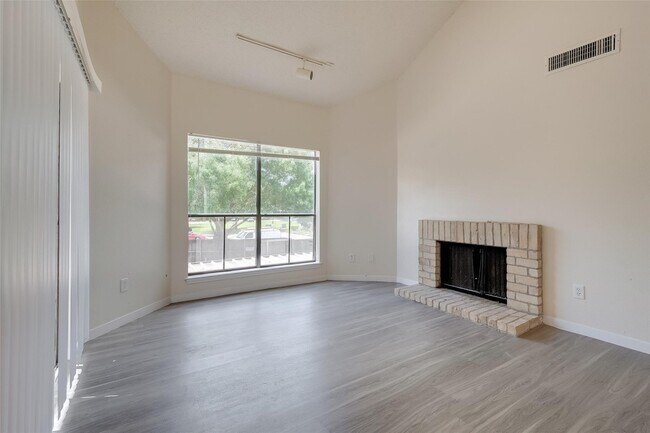 Foto del edificio - 10166 Oakberry St