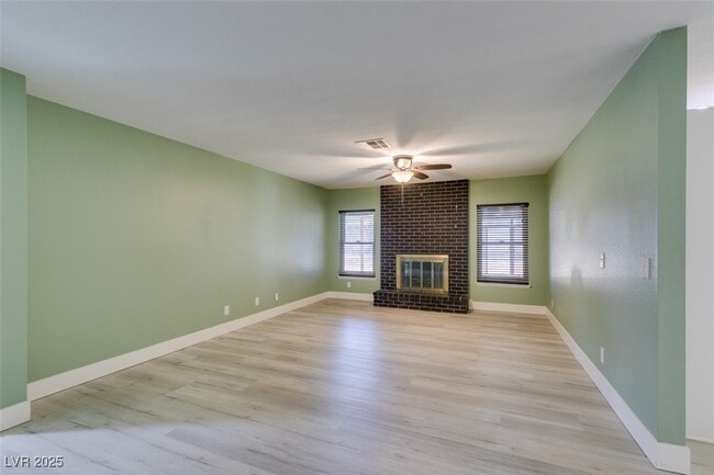 Foto del edificio - 605 Mosswood Dr