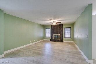 Building Photo - 605 Mosswood Dr