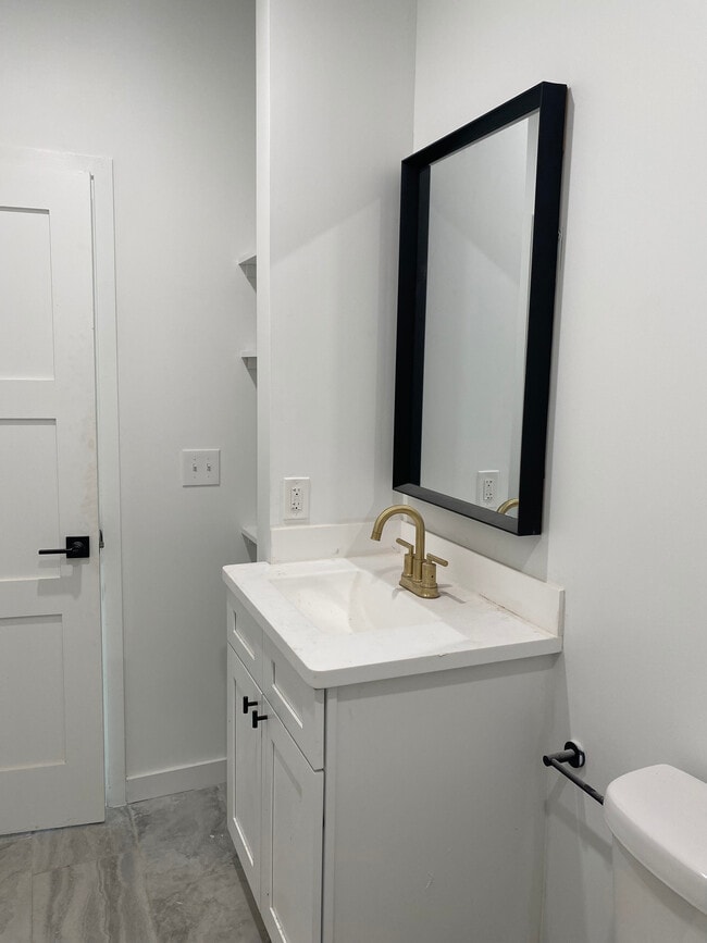 Bathroom - 2258 W 10th St