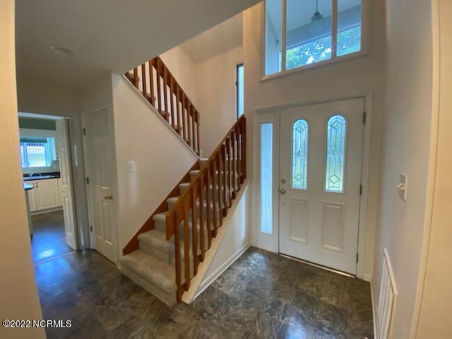 Building Photo - 1026 Chadwick Shores Dr