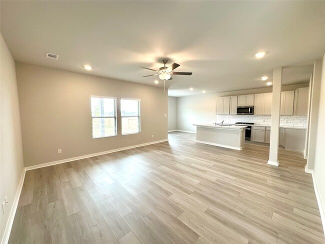 Building Photo - 12198 Ridge Top Dr