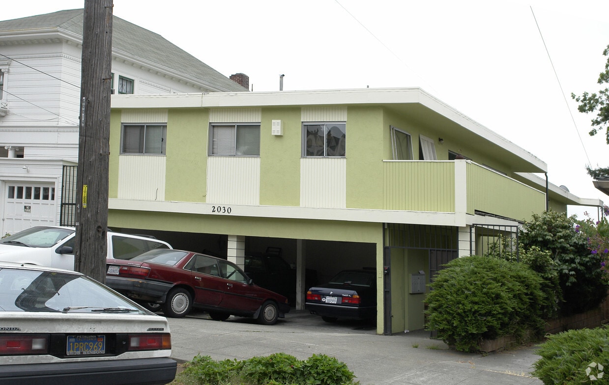 Building Photo - 2030 7th Ave