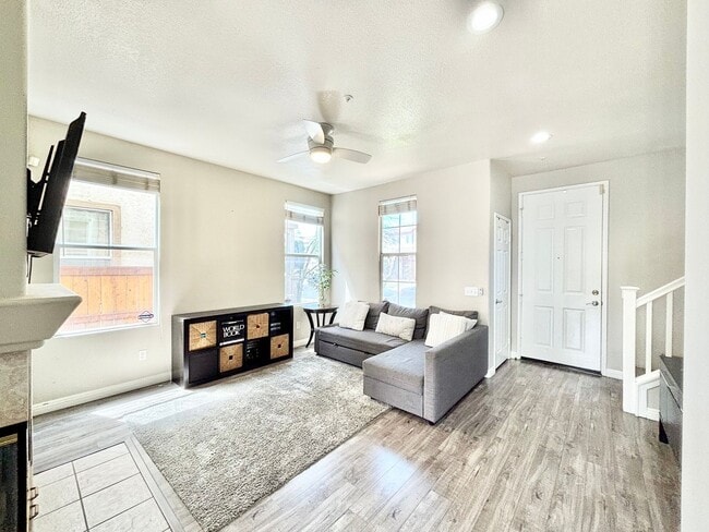 Building Photo - 818 Navigator Way