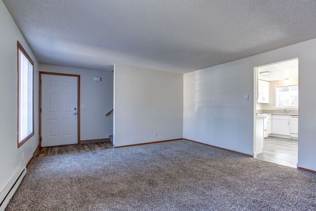 Building Photo - 2 bedroom unit available!! Pets OK!