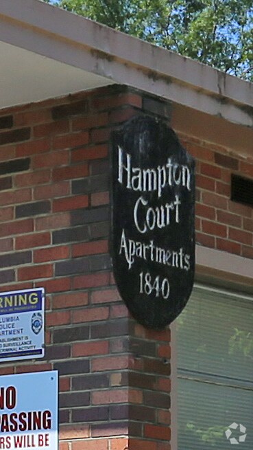 Foto del edificio - Hampton Court Apartments