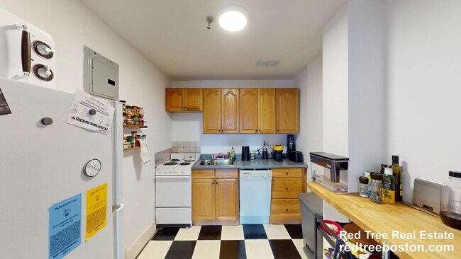 Building Photo - 470 Beacon St