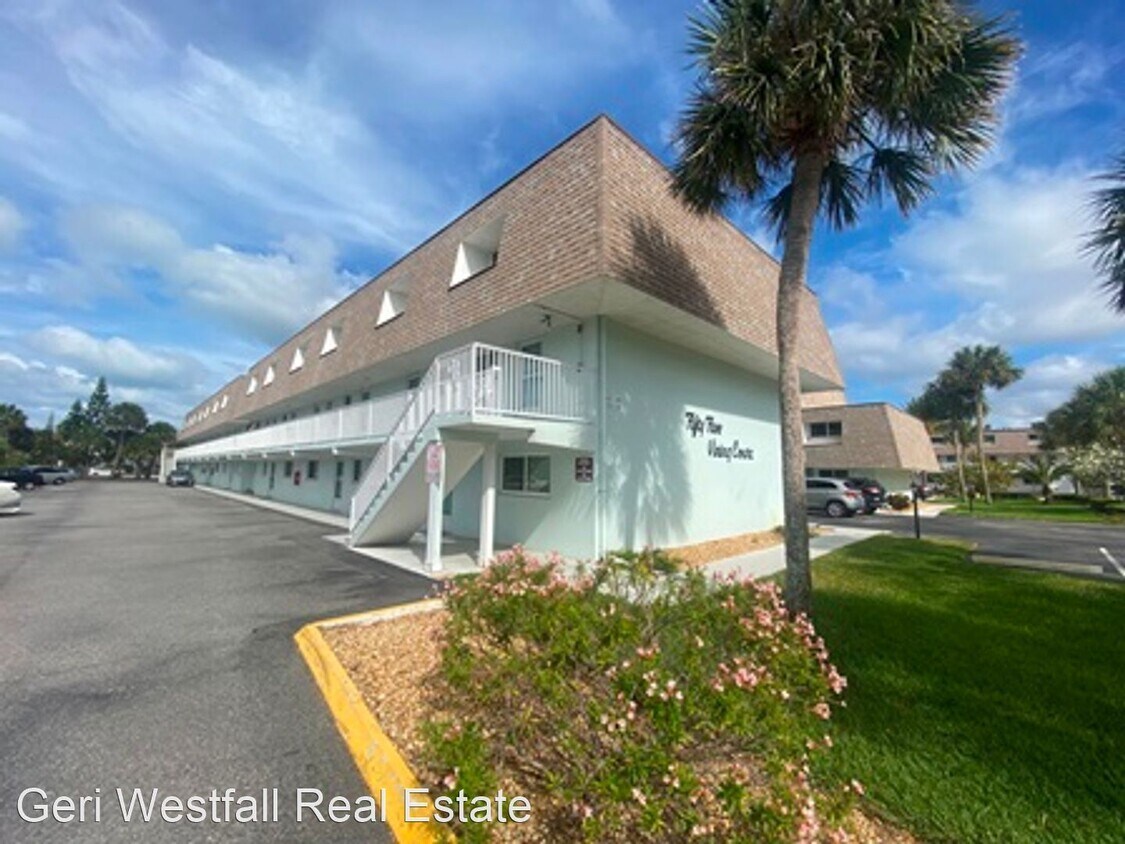 Primary Photo - 2 br, 1.5 bath House - 55 Vining Ct. #220