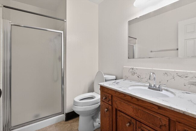 Foto del edificio - Spacious 4BR House in Fresno