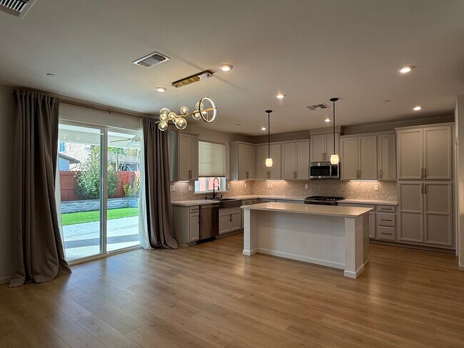 Foto del edificio - 1580 Blue Moon Ln