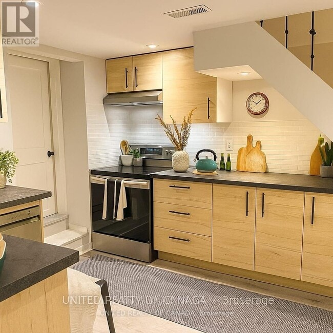 Building Photo - 126 Weldrick Rd W