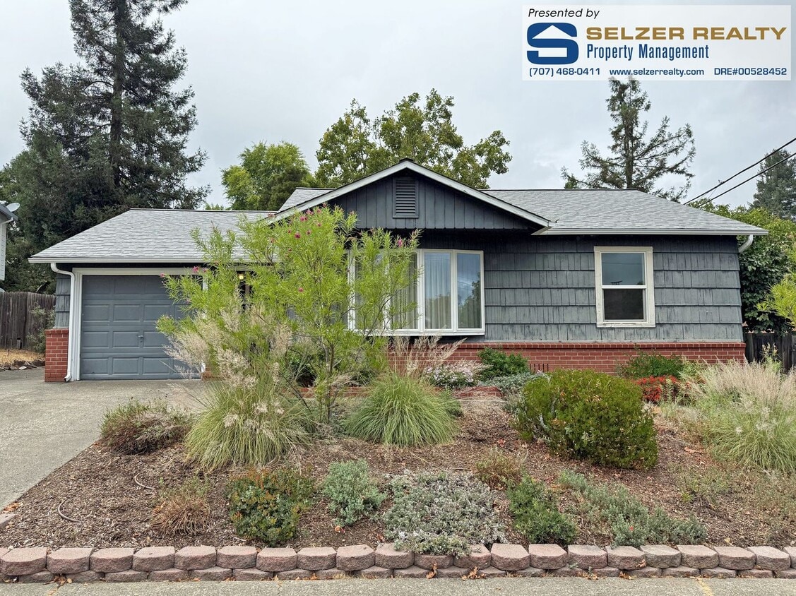 Primary Photo - Cozy 3 bd. westside home w/ big yard locat...