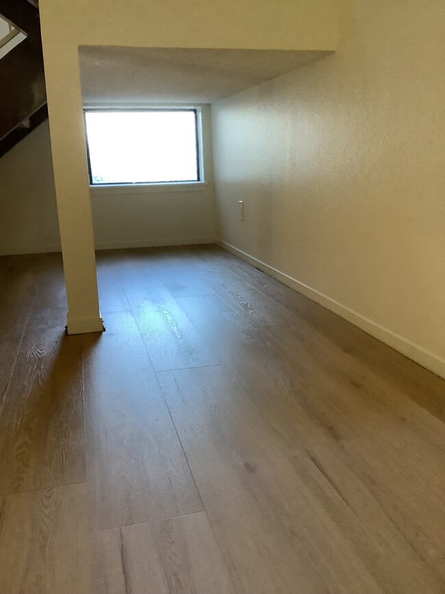 Foto del edificio - 1213 Riverside Dr