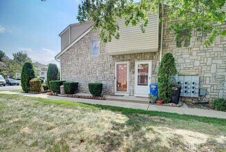 Building Photo - 87 Farnham Square