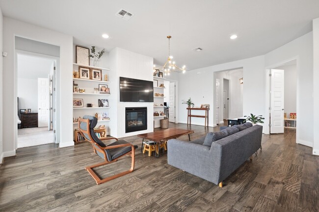 Living Room - 513 Elworth Path