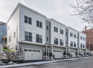 Building Photo - 35 Lambert St