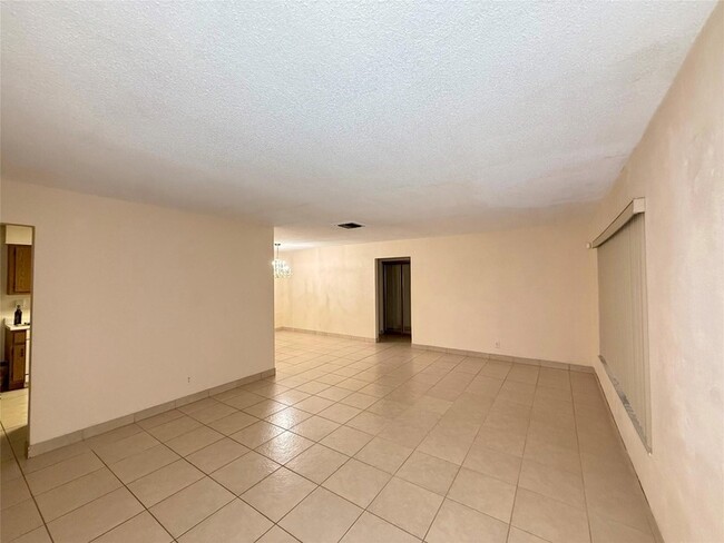 Building Photo - 7508 NW 67th Ave