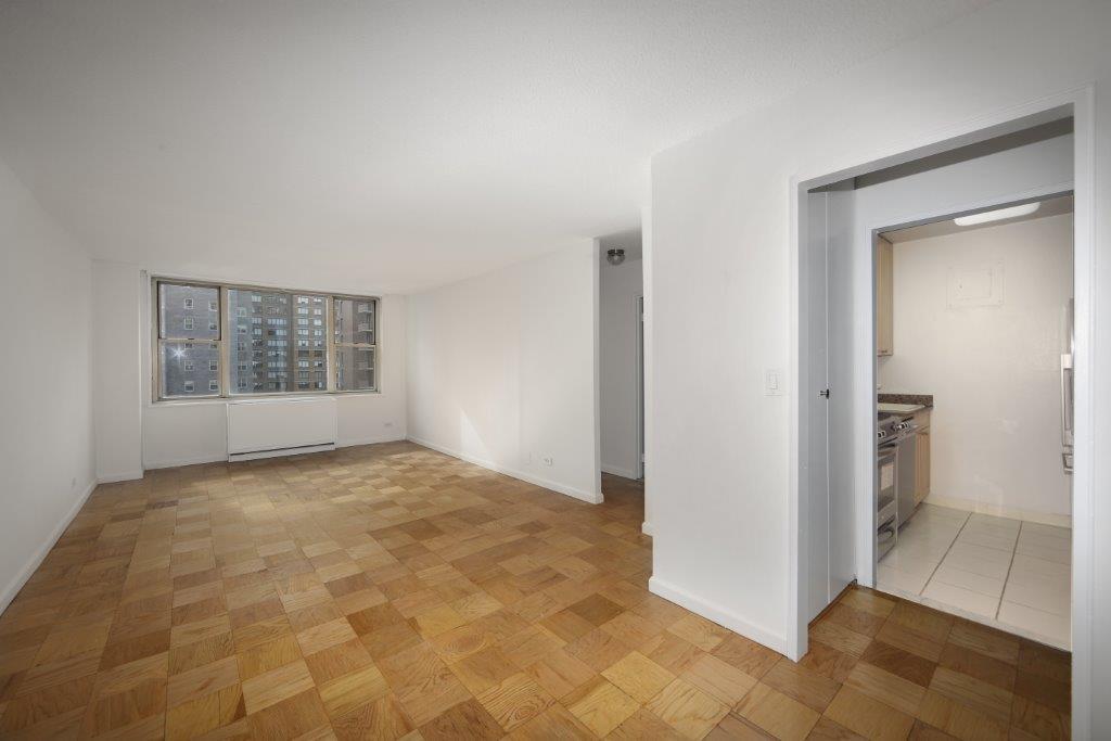 Foto principal - 166 E 34th St