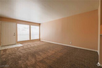 Building Photo - 683 Oakmont Ave