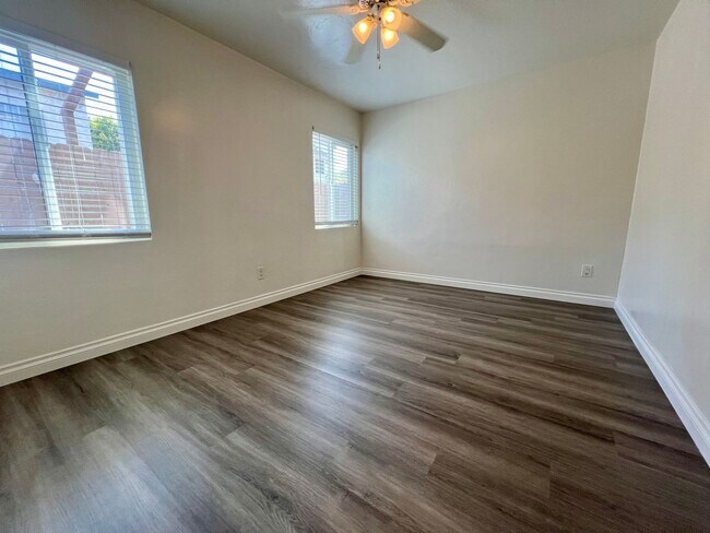 Foto del edificio - Pet Friendly Unit within Gated Community in North Park! COMPLIMENTARY Laundry! Street Parking Only!