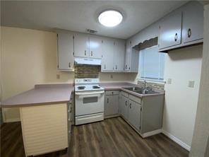 Building Photo - 5609 Vista Bonita Dr N