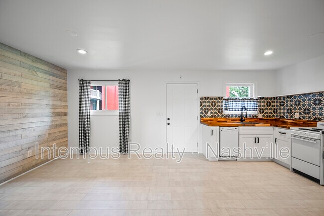 Foto del edificio - 910 Shelby Ave