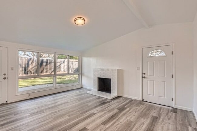 Building Photo - 1517 32nd Ave, Sacramento, CA, 95822