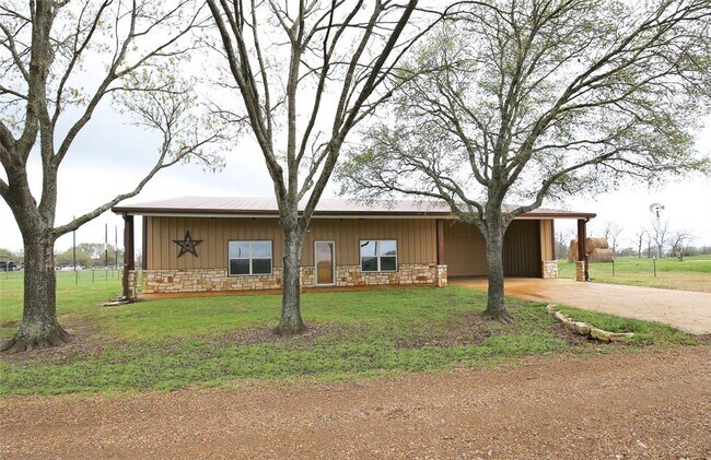 Building Photo - 1026 1/2 Cottonwood Church Rd