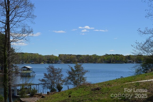 Foto del edificio - 125 Broadview Cir