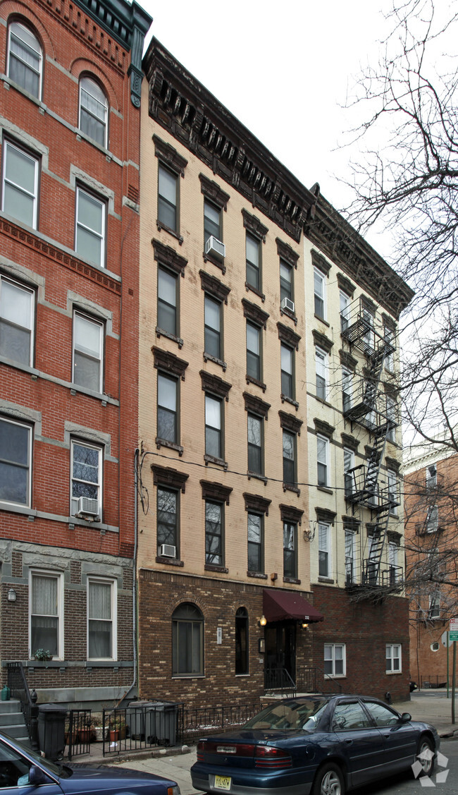 Building Photo - 232 Park Ave