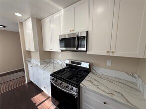 Building Photo - 256 Euclid Pl
