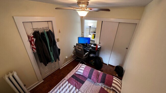 Photo - Great 2 bedroom Available 6/1 House