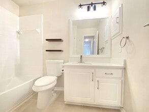 Building Photo - 54 Alderon Woods Pl