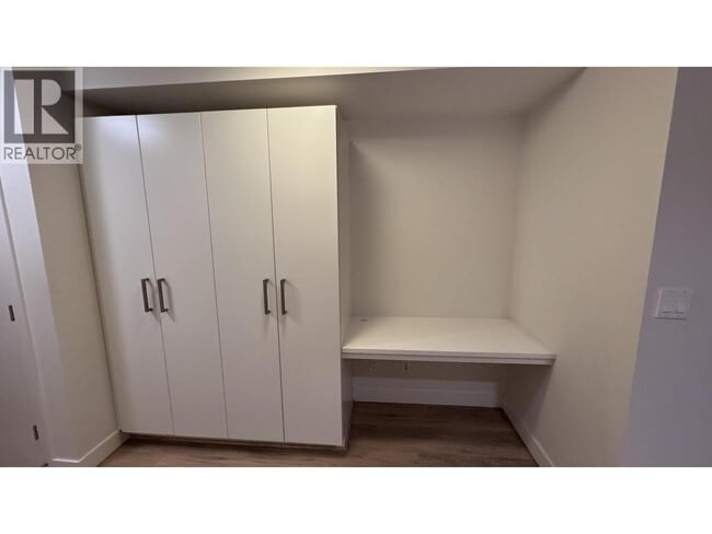 Building Photo - 8288 Granville Ave