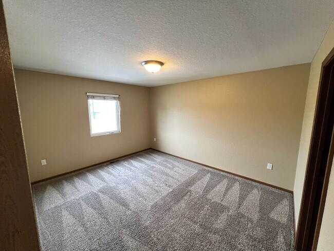 Foto del edificio - Welcome Home – Beautiful 4 Bed / 2.5 Bath with Spacious Backyard & Great Features