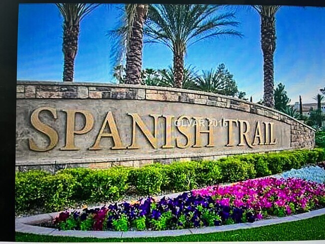 Foto del edificio - 7070 Big Springs Ct