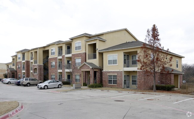 Bella Ruscello Luxury Apartment Homes Rentals