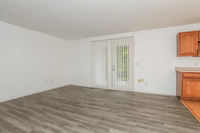 Building Photo - 273 Lindy Ave