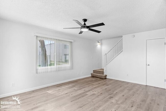 Building Photo - Stylish 2Bdm 1Ba Apartment in Phoenix!