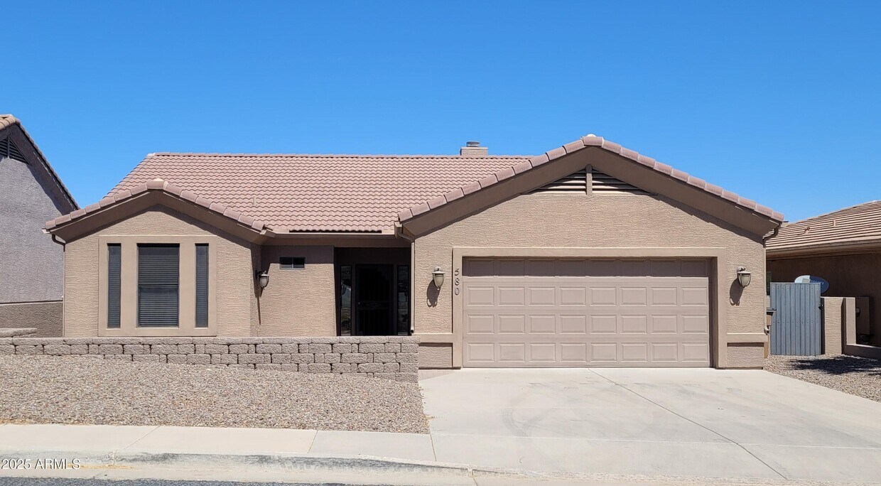 Foto principal - 580 S Lincoln St