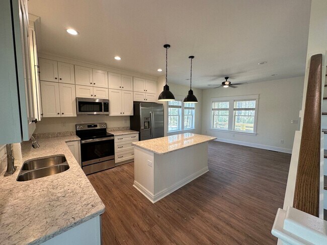 Foto del edificio - 2 Bed/2 Bath Long-Term Rental in Manteo!