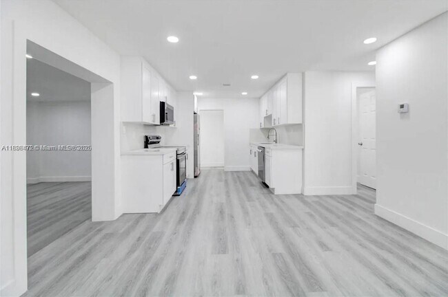 Foto del edificio - 13885 NW 5th Ave