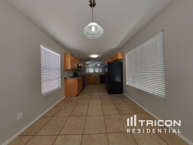 Foto del edificio - 15314 N 161st Dr