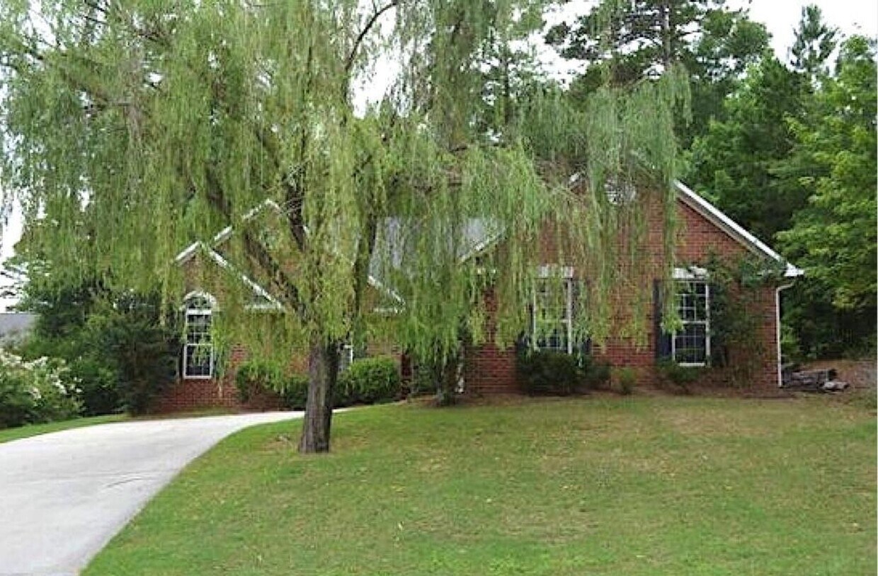 Primary Photo - 3 bedroom PLUS a large Bonus room in Marti...