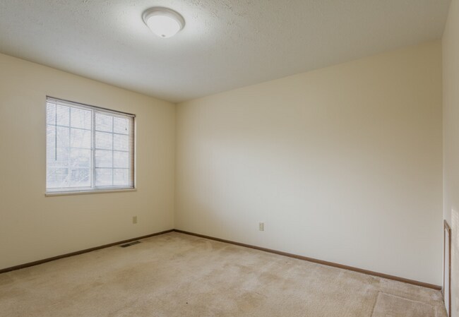 Foto del edificio - 985 Wadsworth Rd